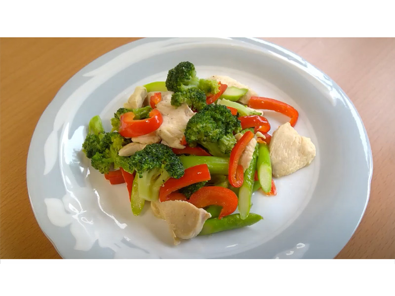 免疫力アップレシピ「鶏と野菜の中華炒め」